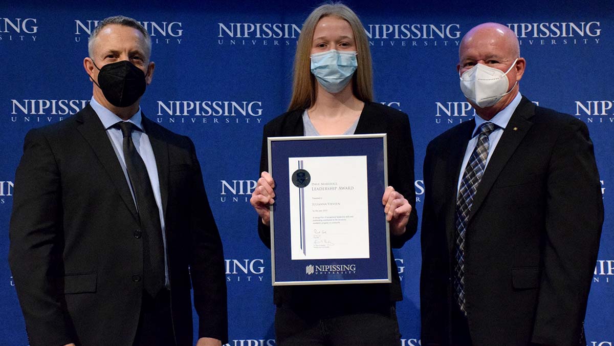 Julianna Vieveen with President and Chancellor