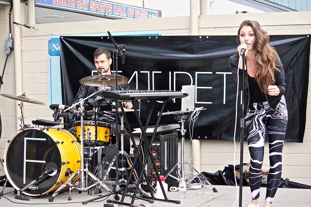 homecoming entertainment