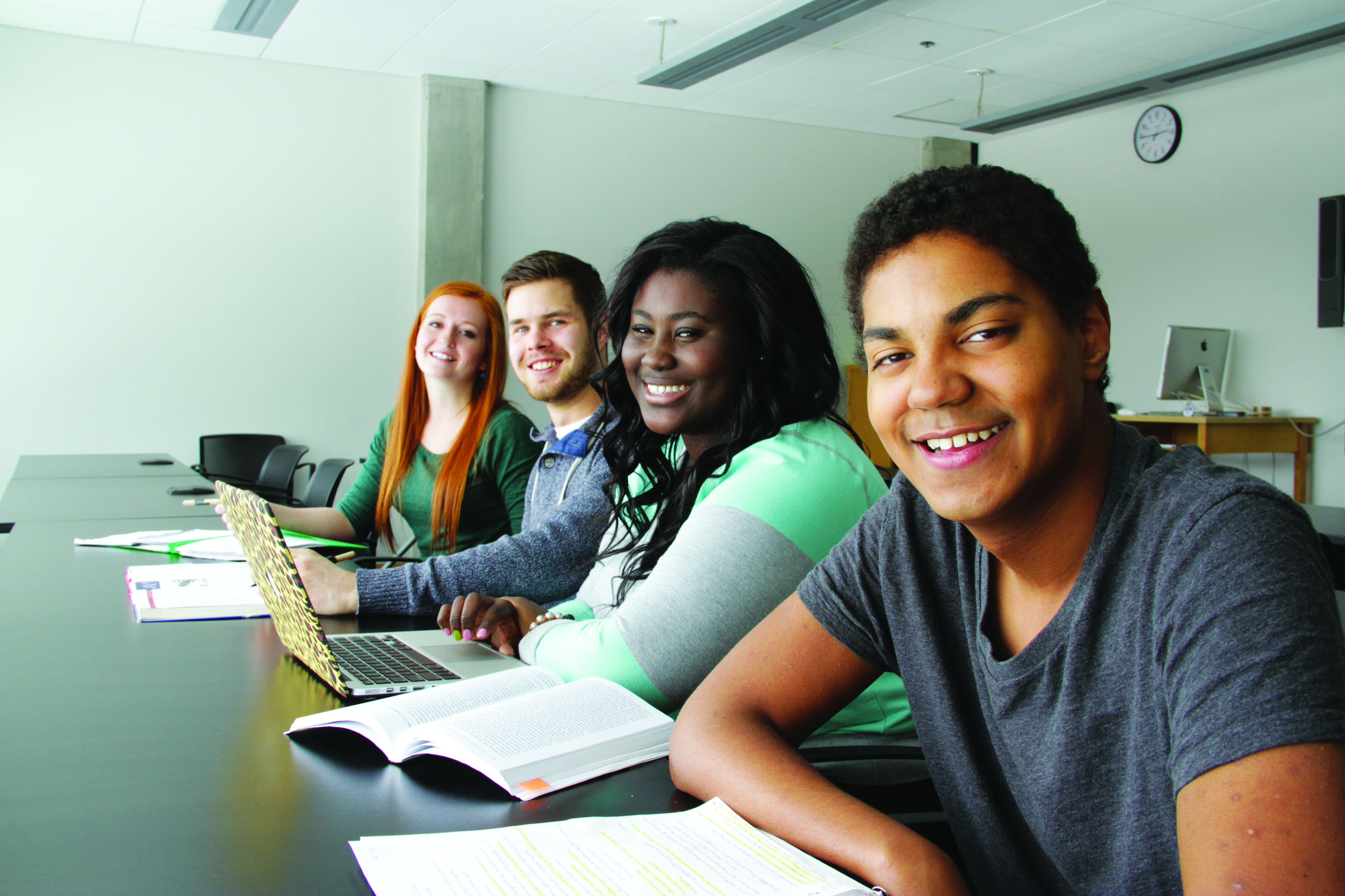 Group photos of students attending a workshop 