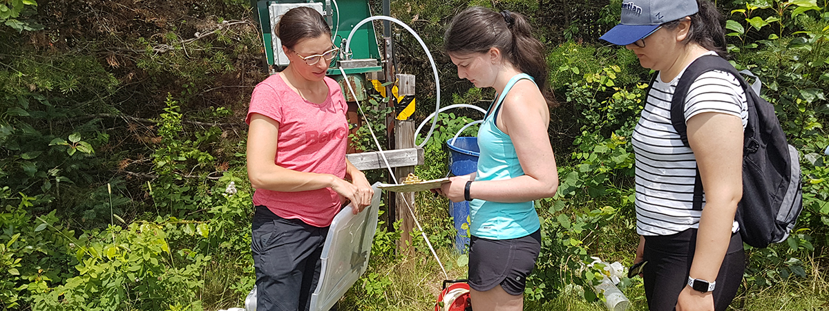 Jaimée Bergeron, Water Resources and Stewardship Specialist with Conservation Sudbury explains groundwater sampling procedures and equipment